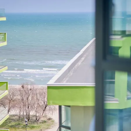 Sealand Apartment - Spa N Pools Beach Resort Mamaia Exterior photo